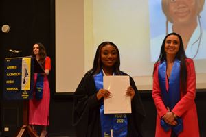 graduation-yr-12-2022-306