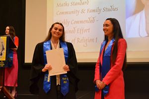 graduation-yr-12-2022-394