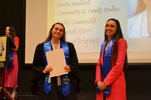 graduation-yr-12-2022-395
