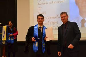 graduation-yr-12-2022-534