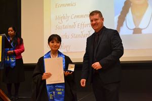 graduation-yr-12-2022-544