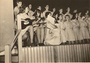 1969 Elvira balgogh guitar and class concert 001