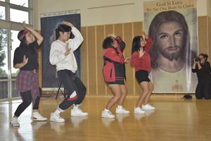  group dance